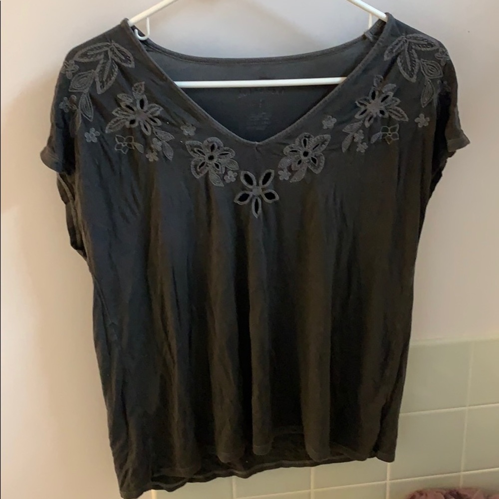 American Eagle soft and sexy floral cut out tee